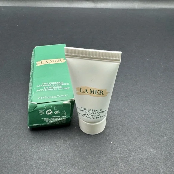 NIB La Mer The Essence Foaming Cleanser- 5mL - Picture 6 of 7